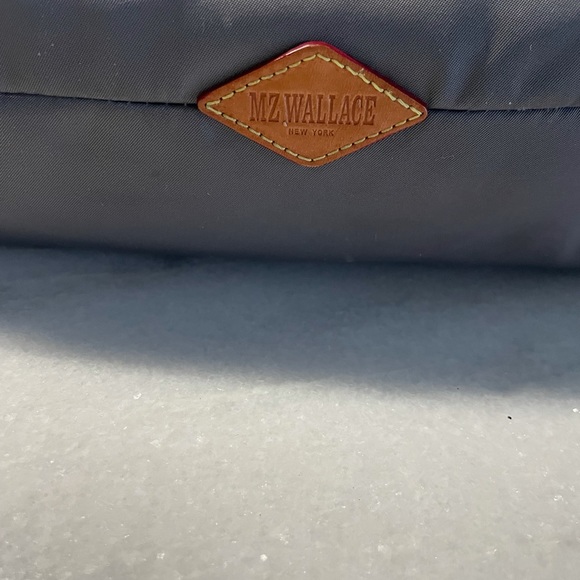 MZ WALLACE EUC Gray (the new neutral) Hobo Bag GREAT size. W/pouch & extra strap - Picture 3 of 9